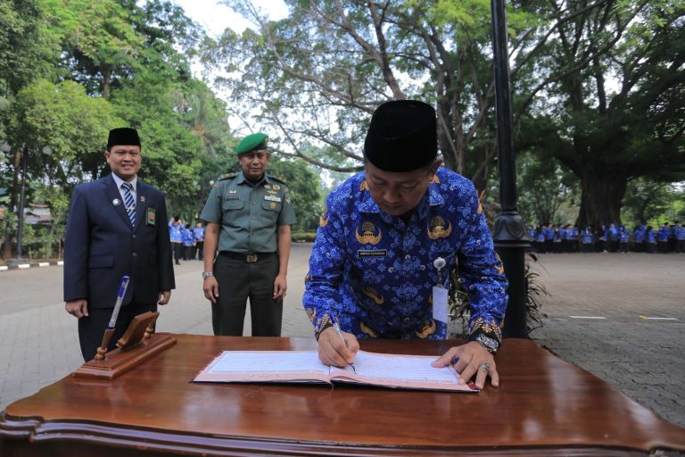 Peringati HUT Ke-52 Korpri, Sekda Kota Tangerang Pimpin Apel Tabur Bunga.