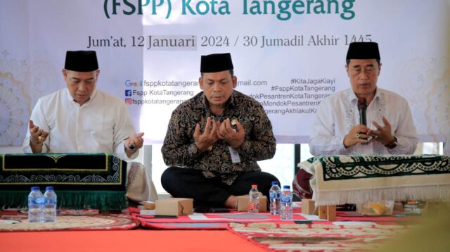 Pj.Walikota Tangerang Menghadiri Pengajian Dua Jum'atan.