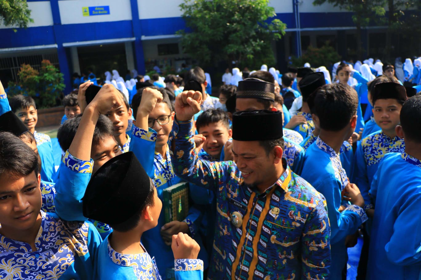 Pj Wali Kota Tangerang Hadir Dalam Acara Pesantren Ramadan Sekolah.