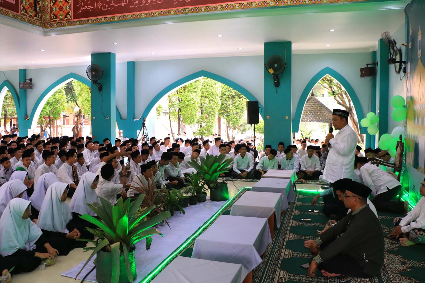 Pj Walikota Ngabuburit Bersama Santri Pesantren Modern An-Nuqthah.