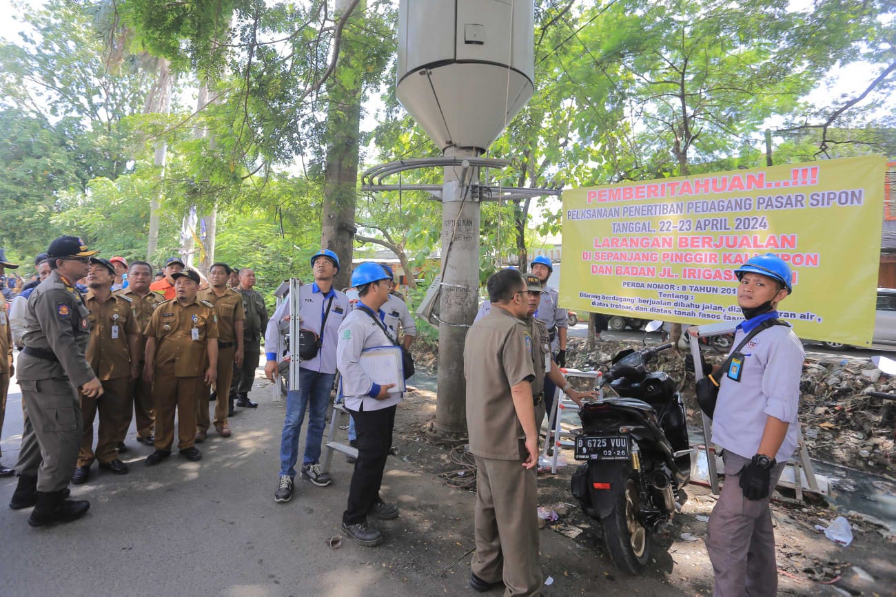 Pemkot Tangerang Tertibkan Kawasan Sipon.