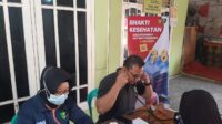 Rangkaian Hari Bhayangkara ke-78, Polisi Beri Pengobatan Gratis dan Sebar Paket Sembako di Pinang.