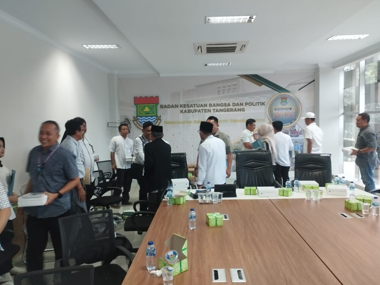 Source Foto : Foto Bersama Saat Mediasi Berlangsung di Kantor Polsek Teluknaga dan Kantor Kesbangpol Kabupaten Tangerang di Bulan Maret 2024 lalu.