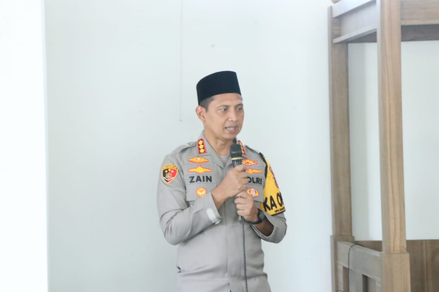 Kegiatan Jum'at Keliling Kapolres Metro Tangerang Kota di Wilayah Hukum Polsek Benda.