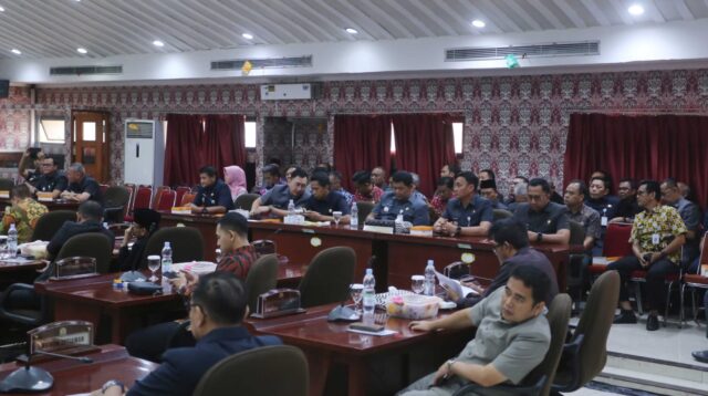 Pj Walikota Tangerang Sampaikan Raperda APBD 2025 Dalam Rapat Paripurna DPRD.