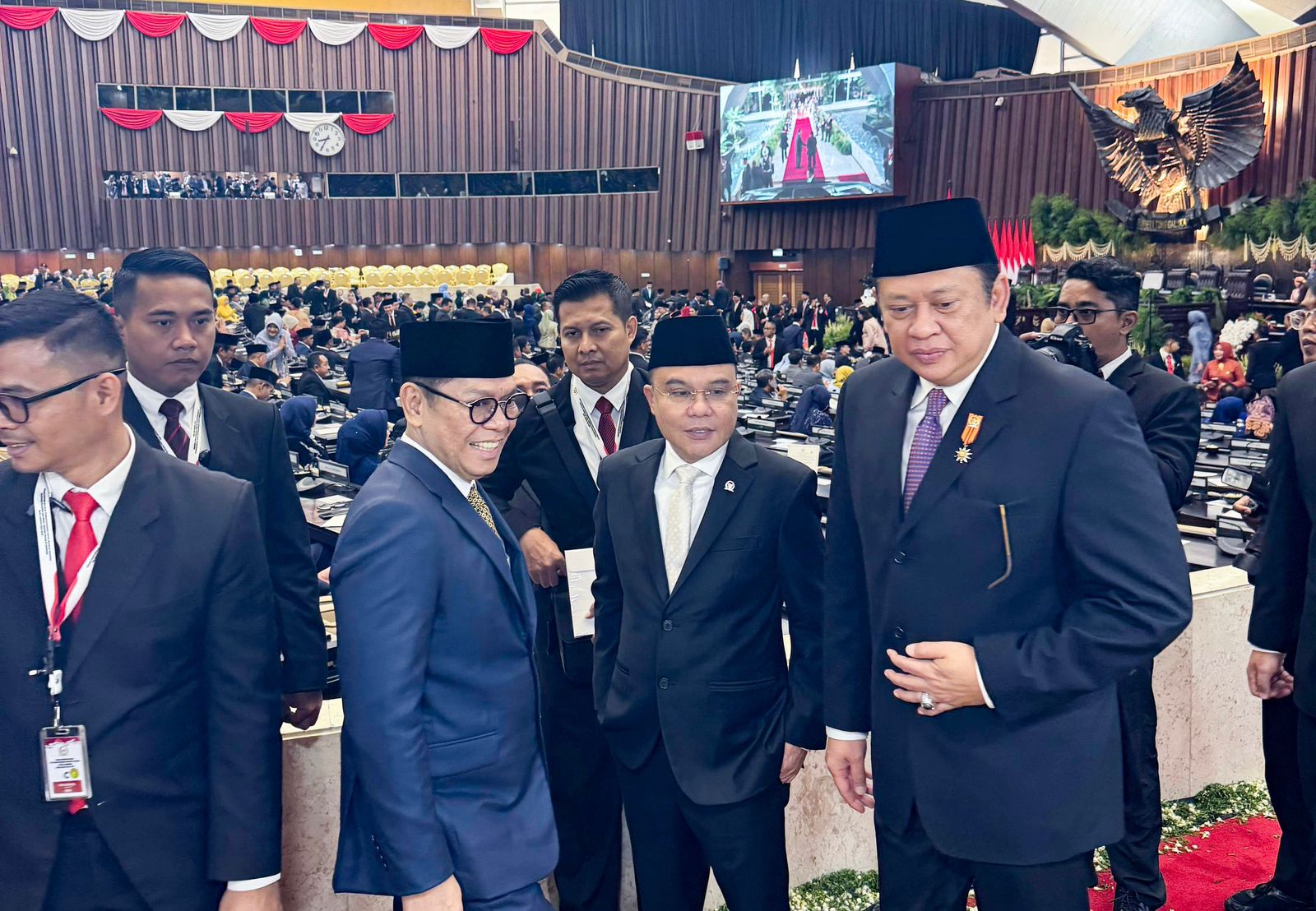 Hadiri Pelantikan Presiden RI Prabowo Subianto dan Wapres Gibran Rakabuming Raka, Bamsoet Dukung Transformasi Ekonomi Nasional Melalui Program Hilirisasi Sumber Daya Alam.