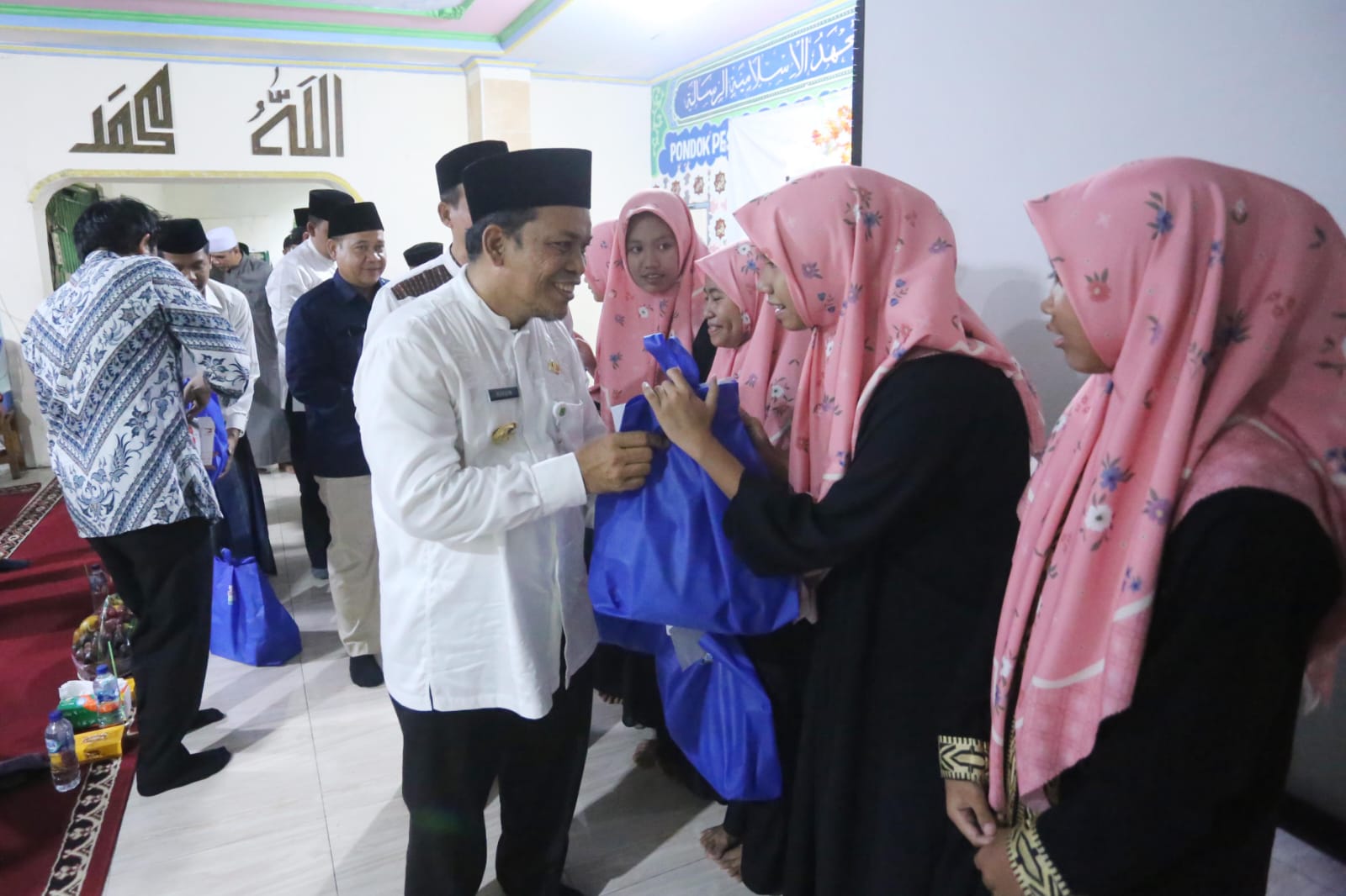 Pj Wali Kota Tangerang Menghadiri Peringatan Hari Santri di Pondok Pesantren Ar-Rissalah.