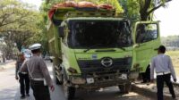 Dishub Kota Tangerang Tertibkan Jam Operasional Truk Tanah.