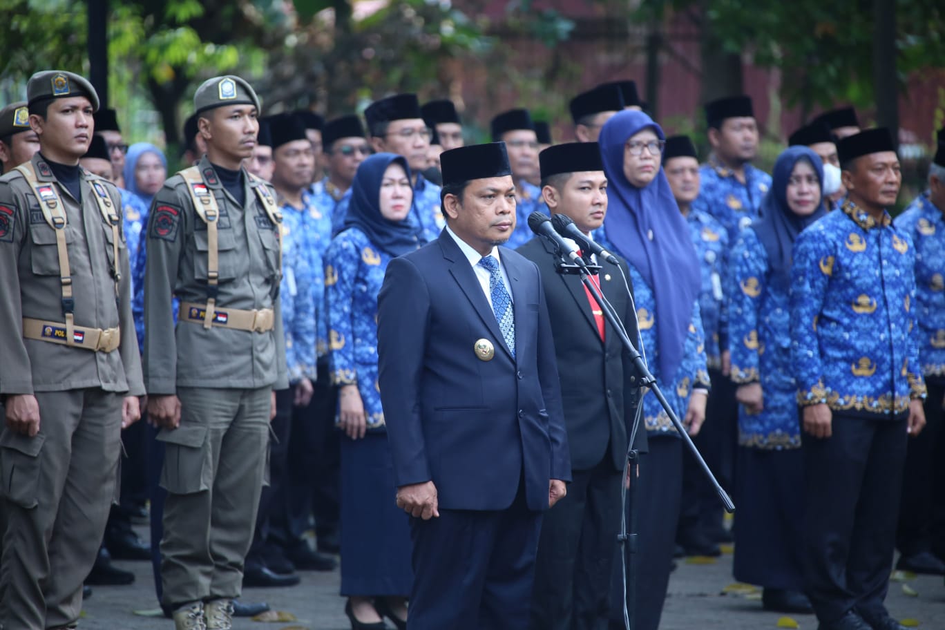 Peringati Hari Pahlawan, Pj Wali Kota Tangerang Sambangi dan Berbagi untuk Veteran.