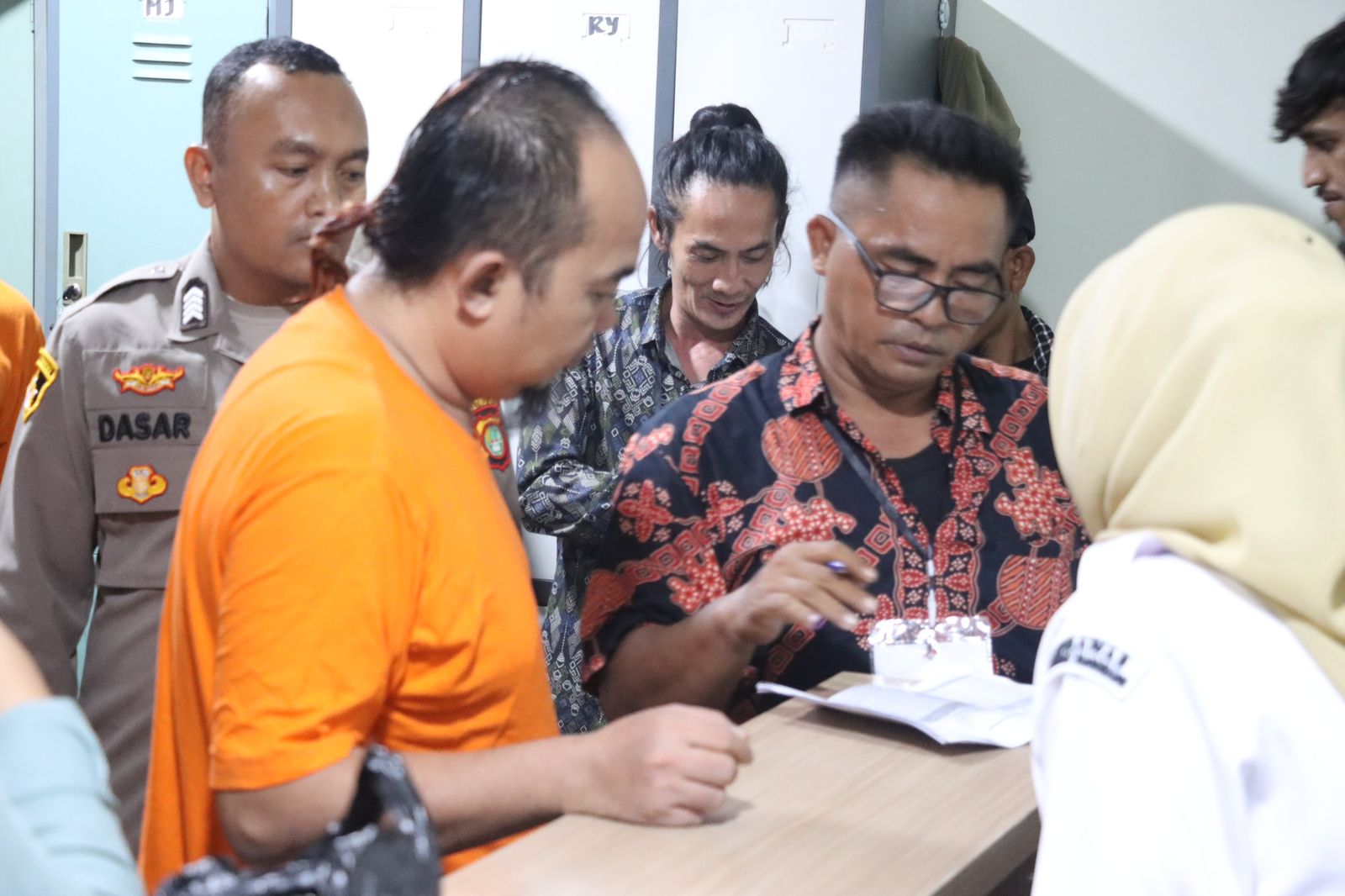 192 Tahanan Sat Tahti Polres Metro Tangerang Kota Nyoblos Pilkada Serentak 2024.